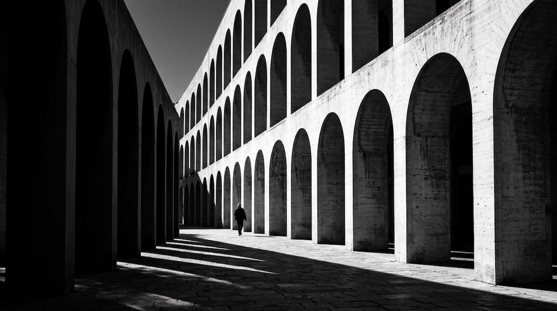 Monumental architectural light study